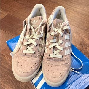 NEW adidas Women’s Light Pink Suede Sneakers
